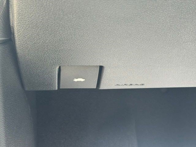 New 2027 Chrysler Pacifica Select FWD image 14