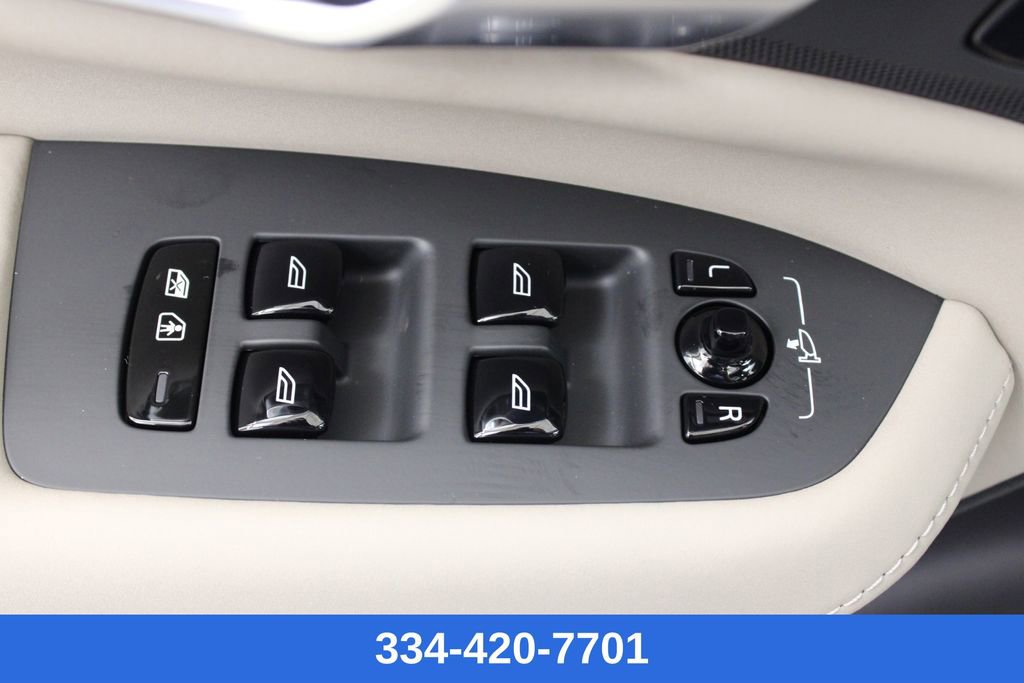 New 2026 Volvo XC90 B6 Plus w/ Protection Package image 17