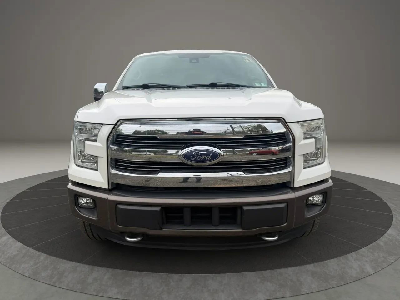 Used 2016 Ford F150 Lariat w/ Equipment Group 502A Luxury AWD/4WD image 2