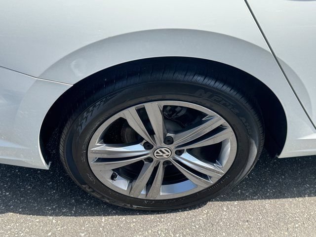 Used 2019 Volkswagen Jetta R-Line FWD image 12