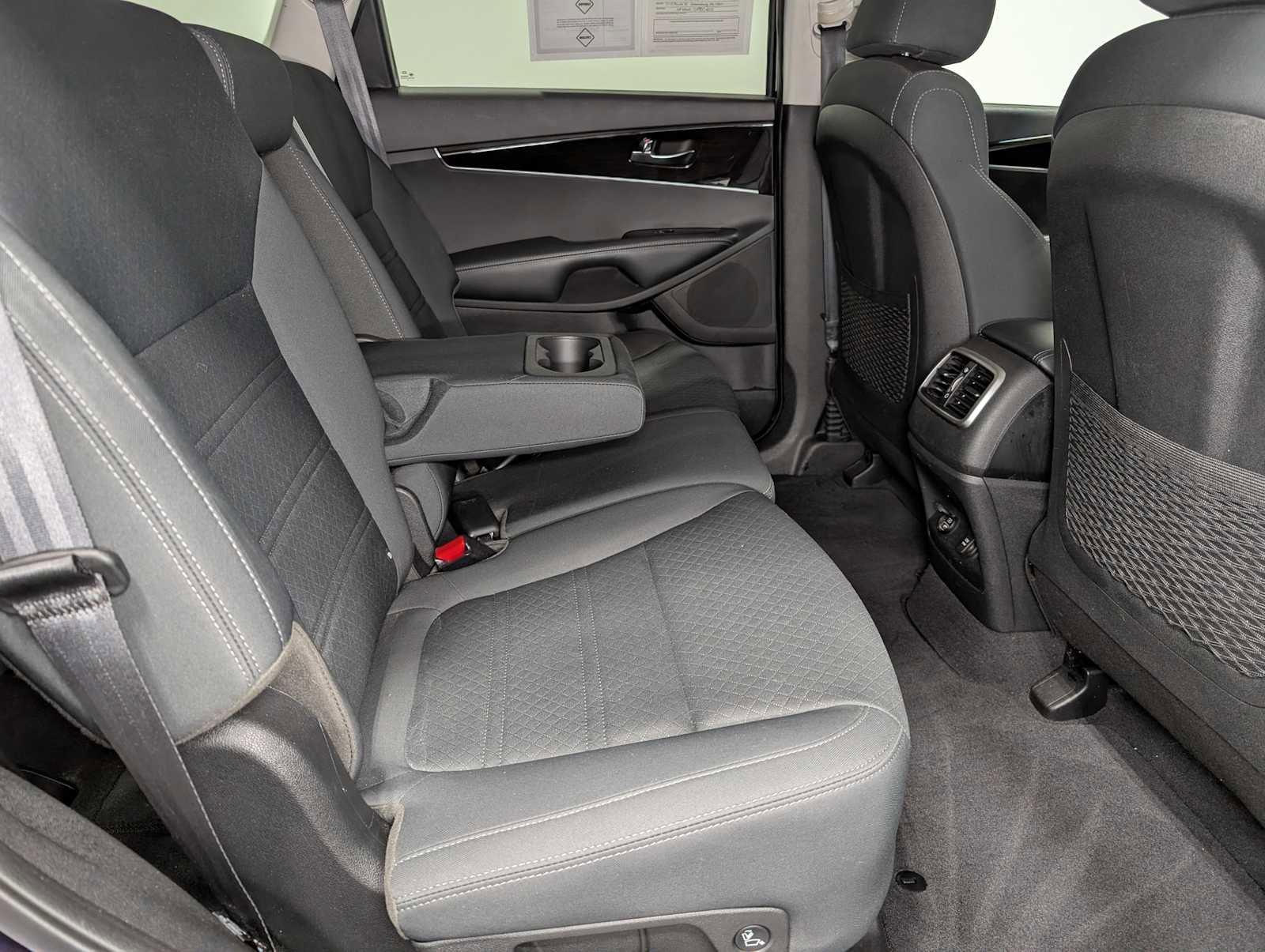 Used 2020 Kia Sorento LX image 33