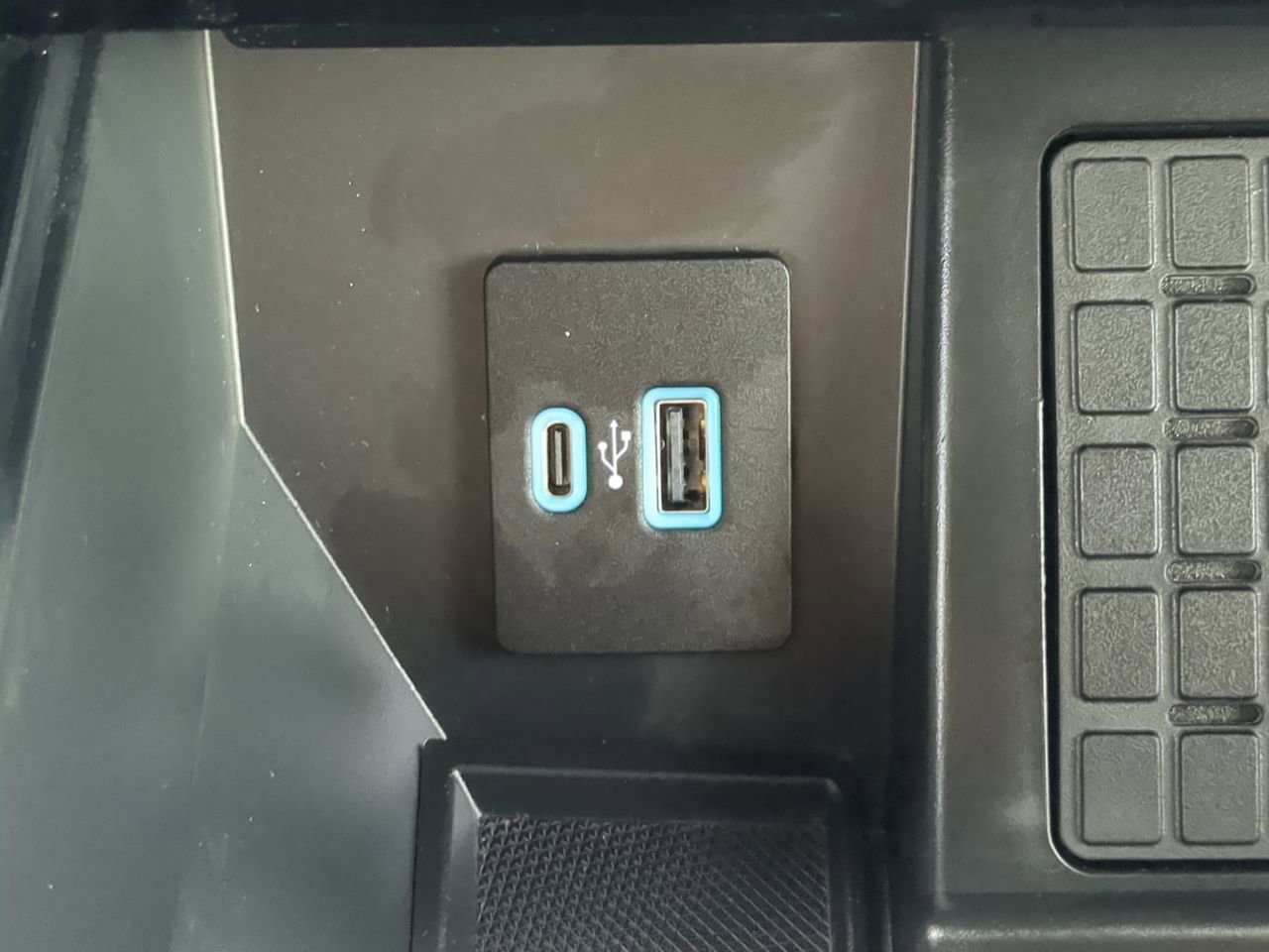 Certified 2023 Ford F150 Lariat image 22