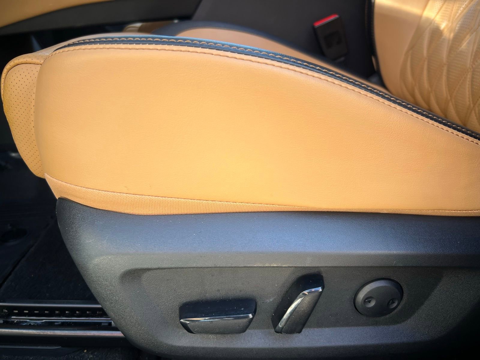 Used 2021 Nissan Rogue Platinum image 25