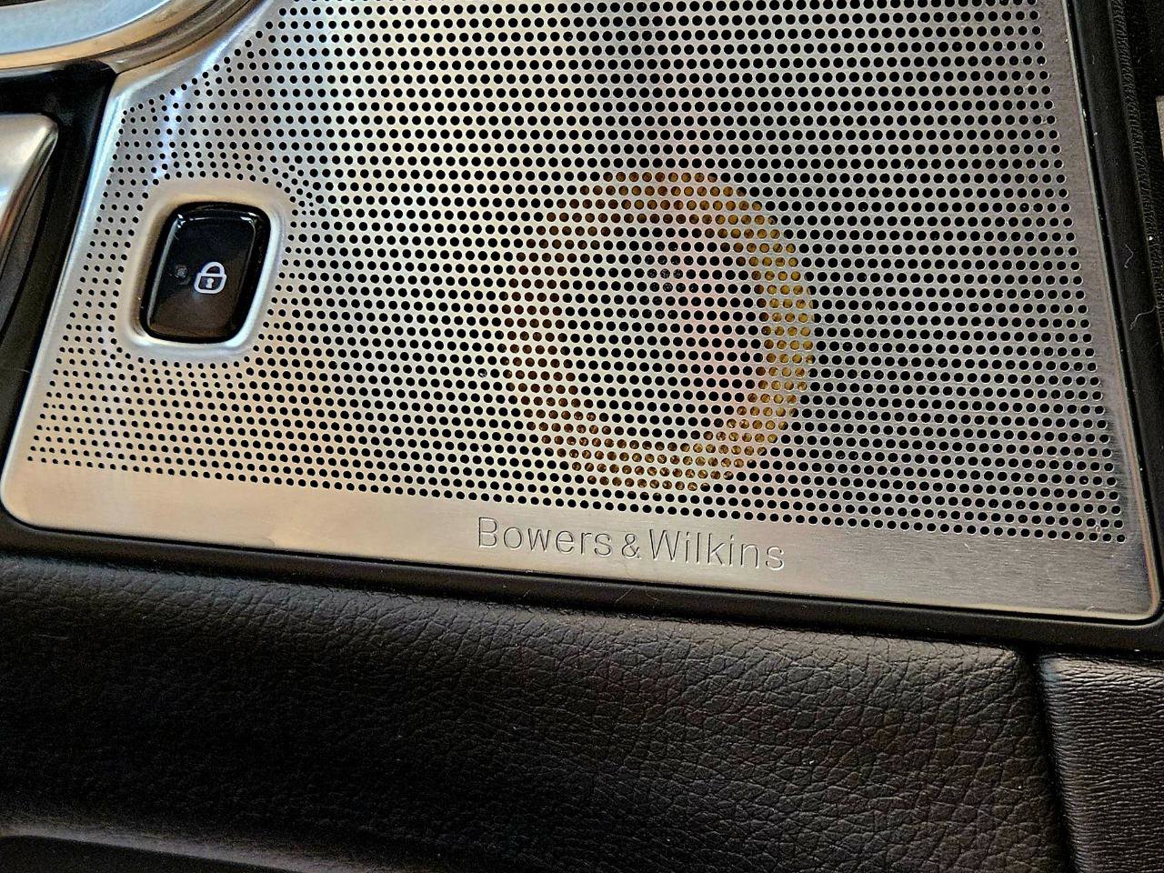 Used 2017 Volvo S90 T6 Momentum w/ Climate Package image 26