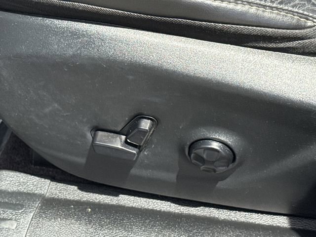 Used 2018 Jeep Cherokee Latitude Plus w/ Cold Weather Group image 26