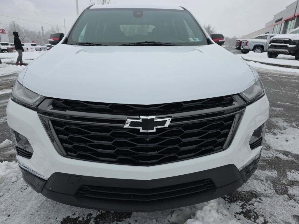 Used 2023 Chevrolet Traverse Premier w/ Redline Edition image 2