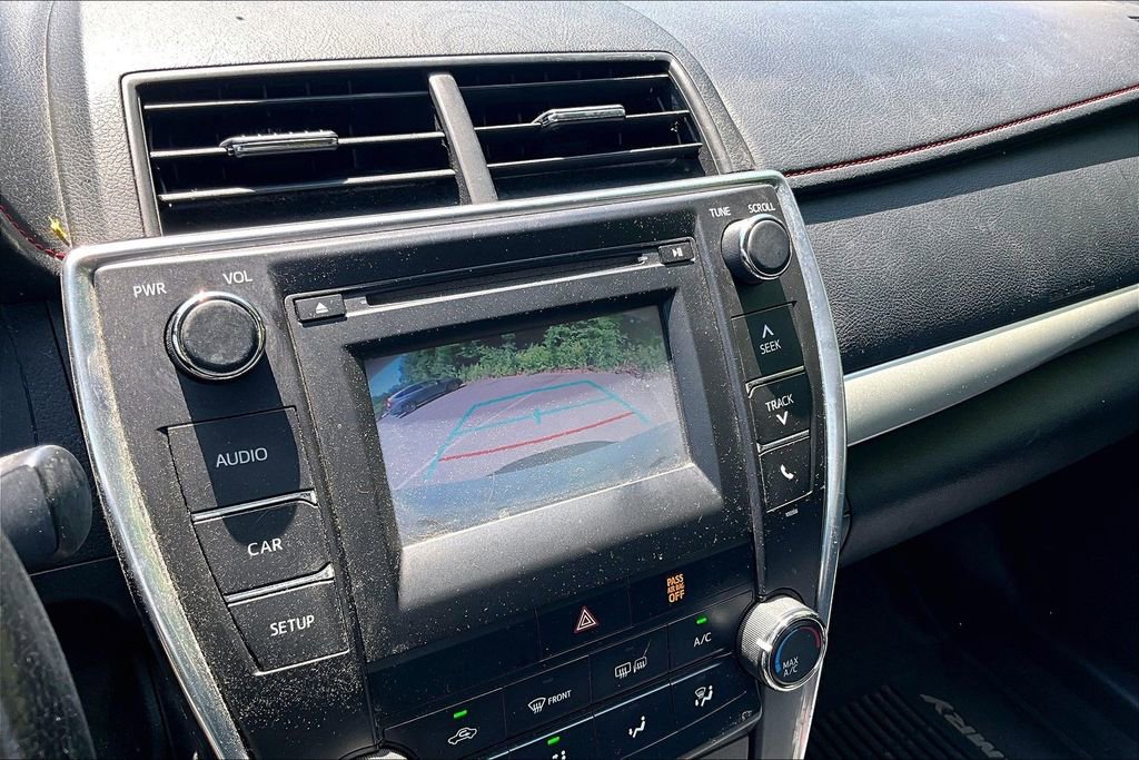 Used 2015 Toyota Camry SE FWD image 11
