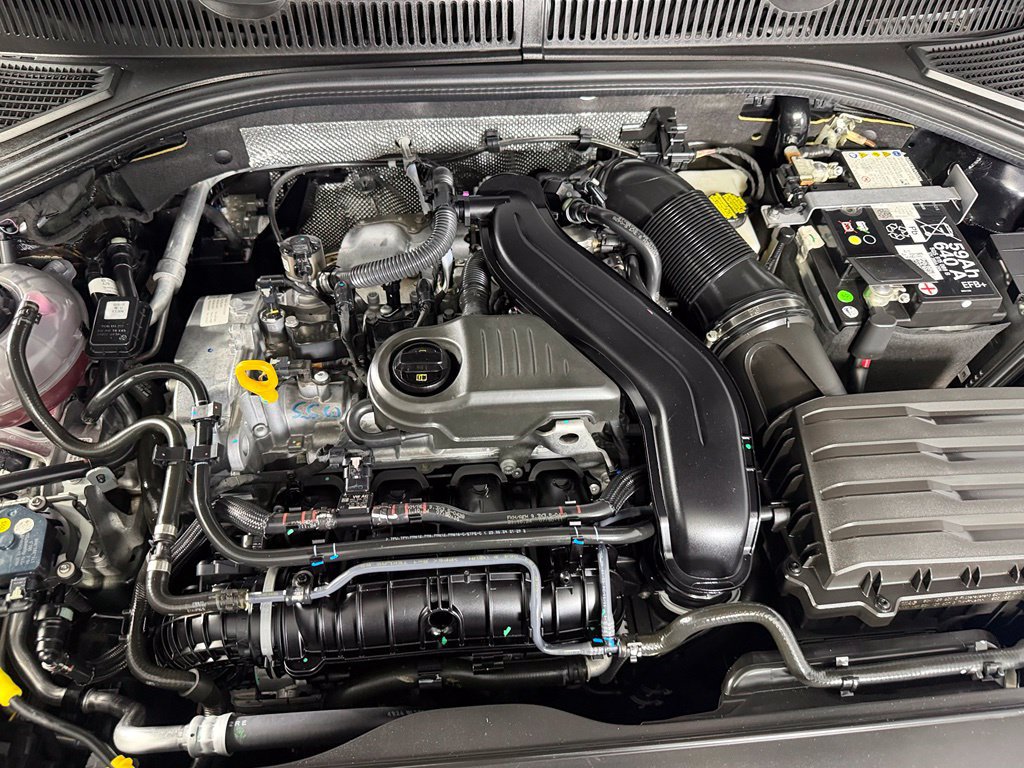 Used 2025 Volkswagen Jetta SE FWD image 21
