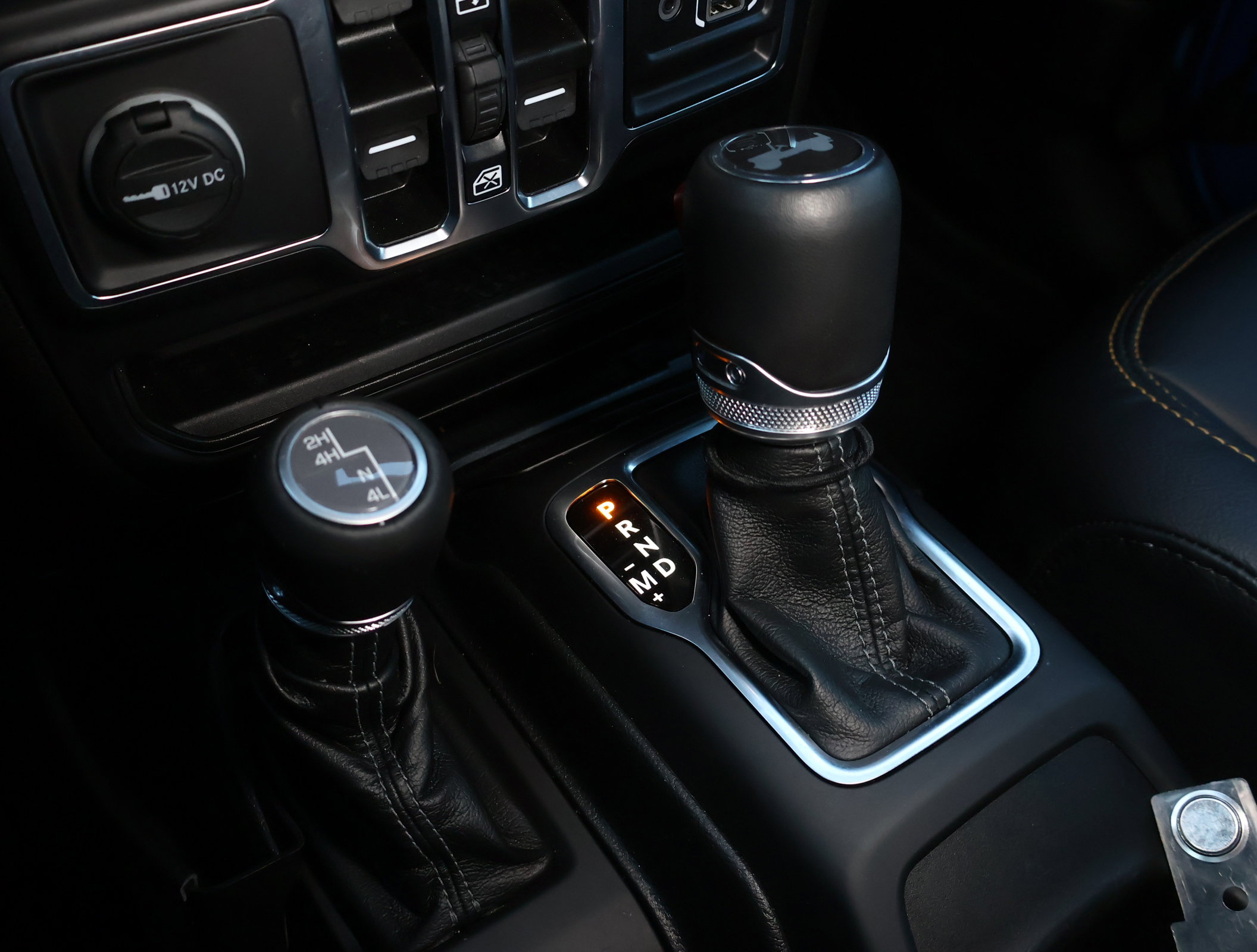 Used 2024 Jeep Wrangler Sahara image 17