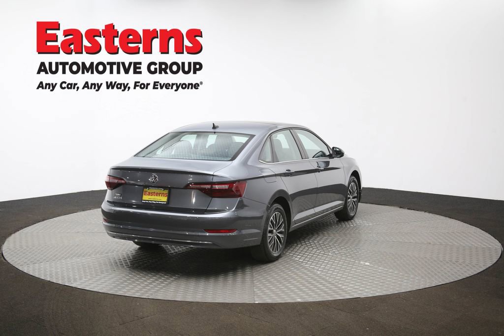 Used 2021 Volkswagen Jetta SE w/ SE Cold Weather Package image 39