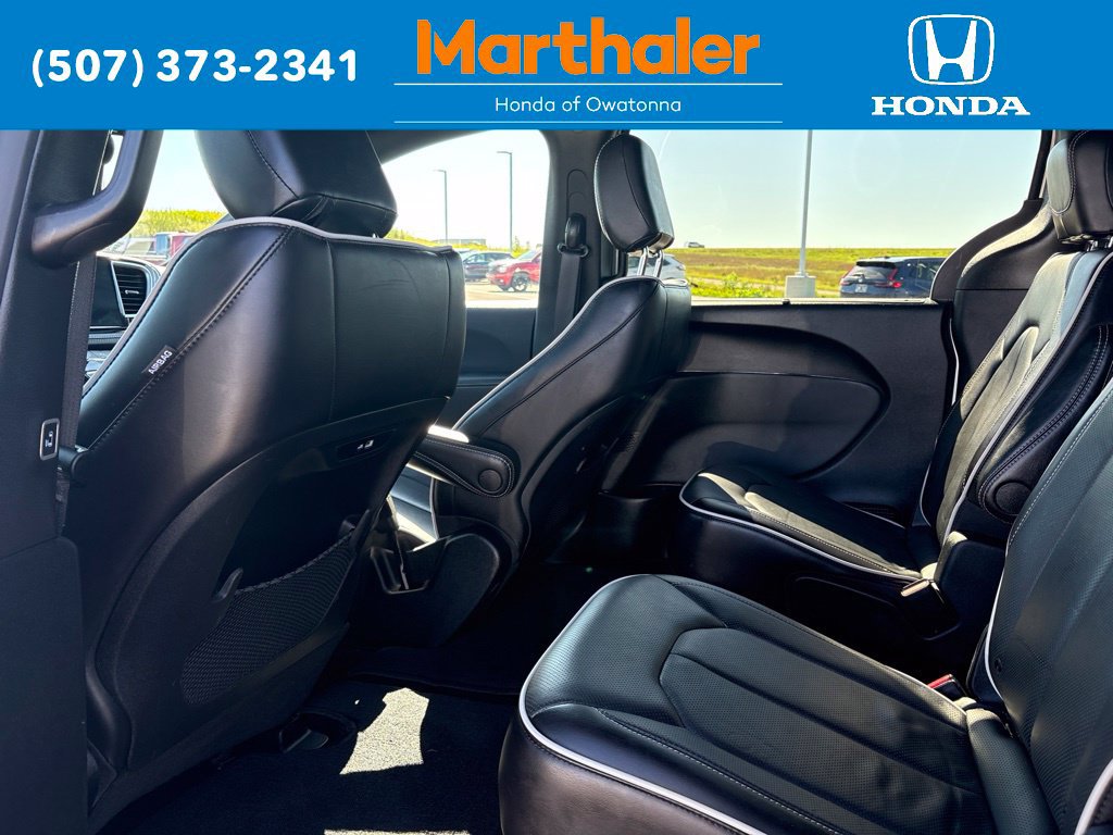 Used 2026 Chrysler Pacifica Limited FWD image 14
