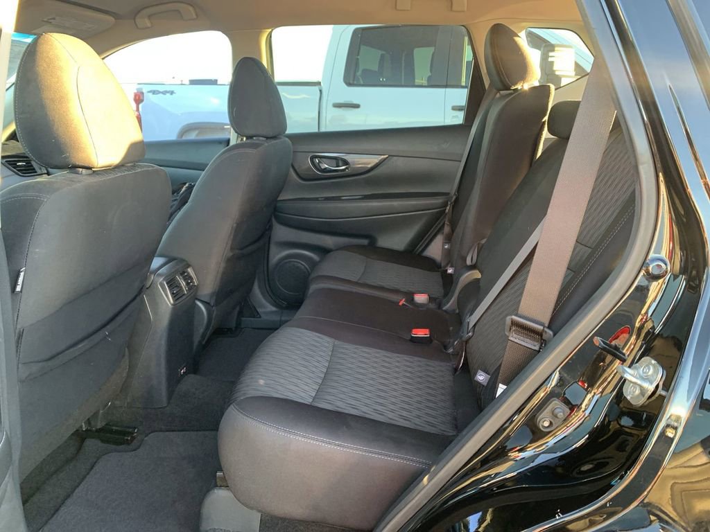 Used 2020 Nissan Rogue SV w/ Premium Package image 24