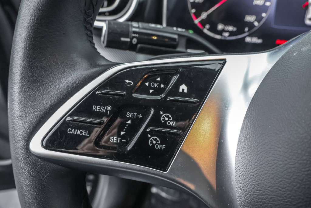Used 2025 Mercedes-Benz C 300 4MATIC Sedan image 21