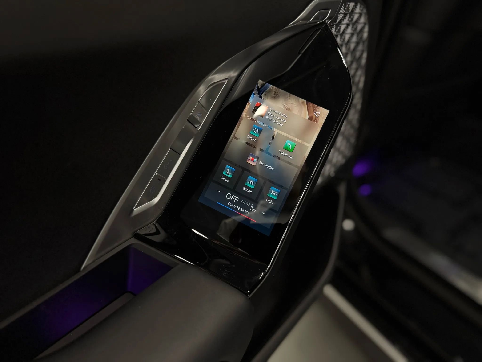 Used 2024 BMW i7 xDrive60 w/ Executive Package image 23