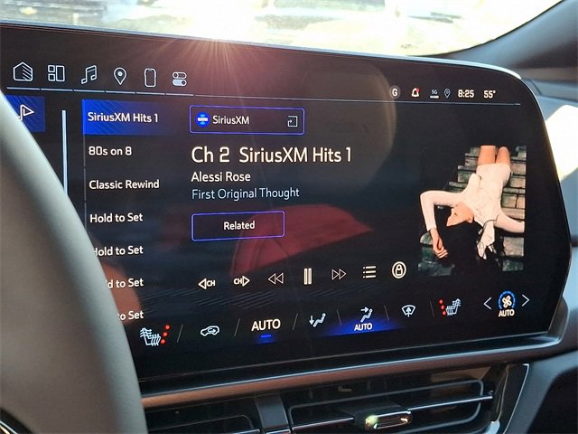 New 2025 Chevrolet Equinox EV RS image 13