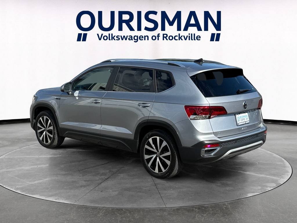 Used 2023 Volkswagen Taos SE AWD/4WD image 4