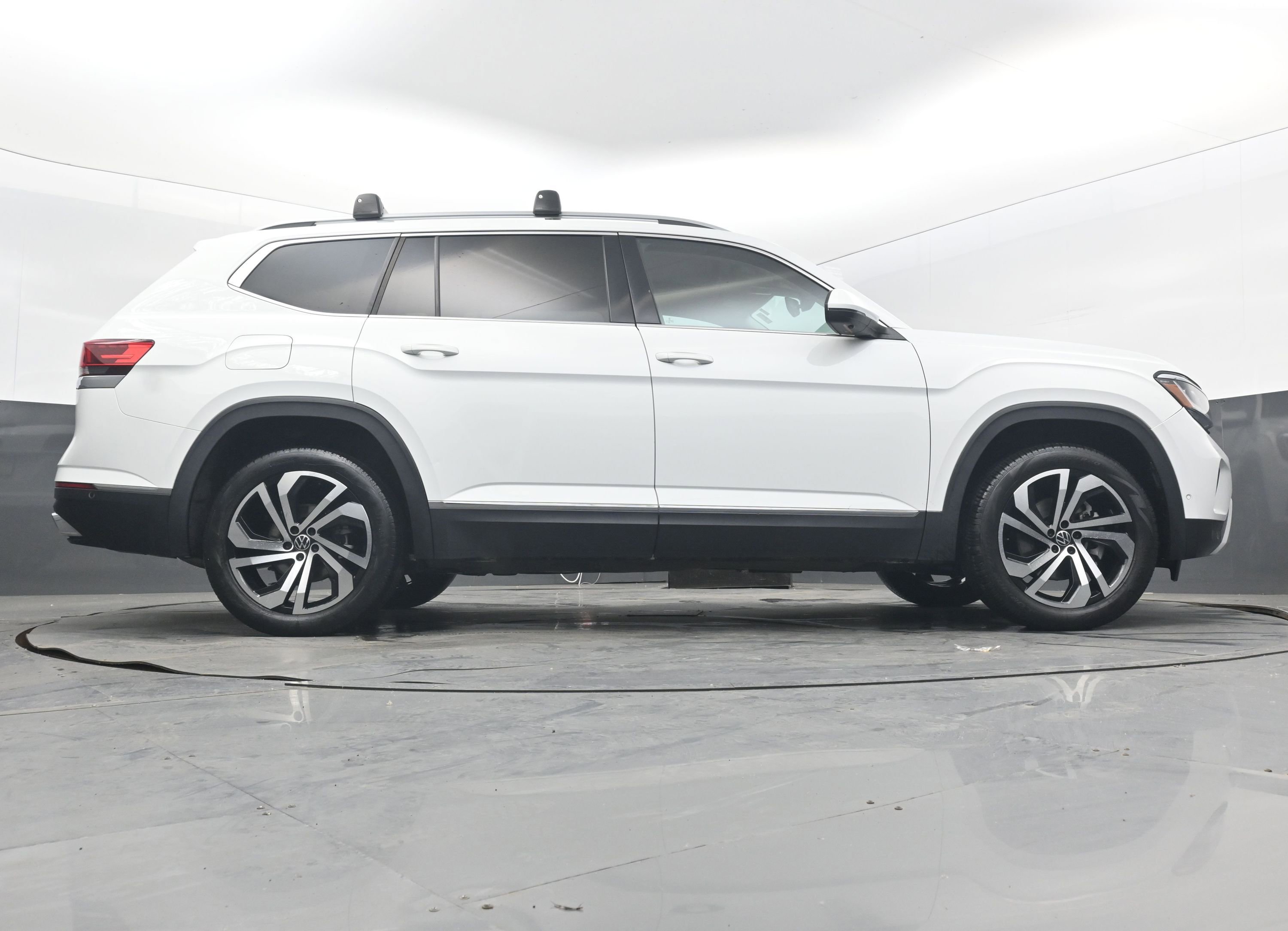 Used 2021 Volkswagen Atlas SEL Premium image 30