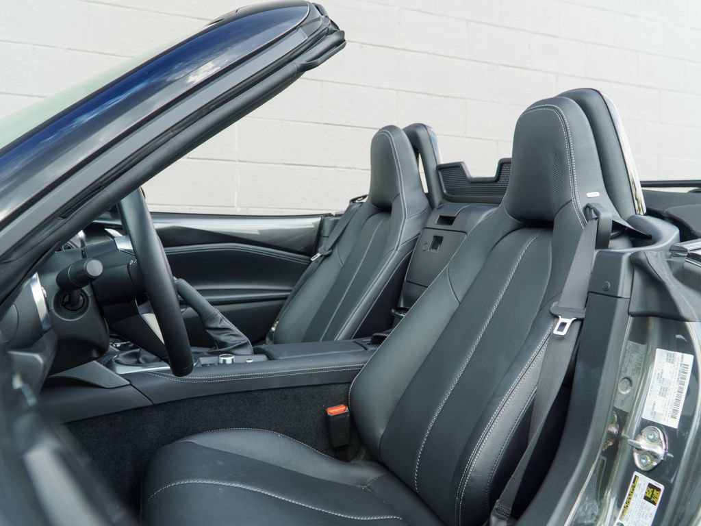 Used 2024 MAZDA MX-5 Miata Grand Touring w/ Weather Package RWD image 5