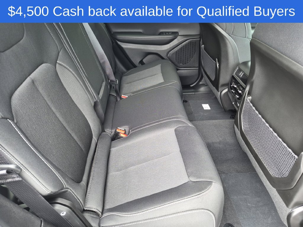 New 2026 Jeep Grand Cherokee Laredo w/ Trailer Tow Package AWD/4WD image 24