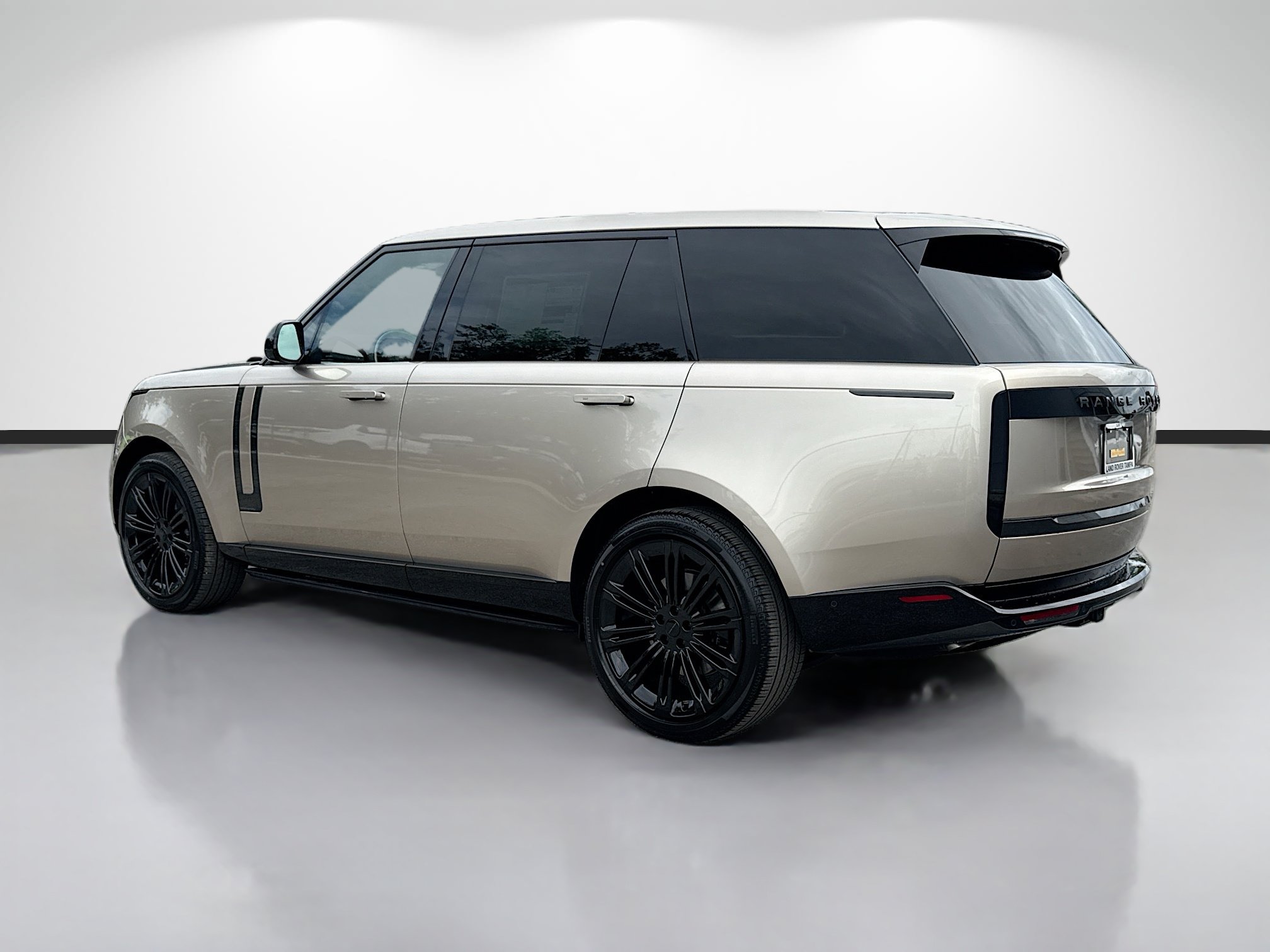 New 2026 Land Rover Range Rover Long Wheelbase Autobiography AWD/4WD image 3