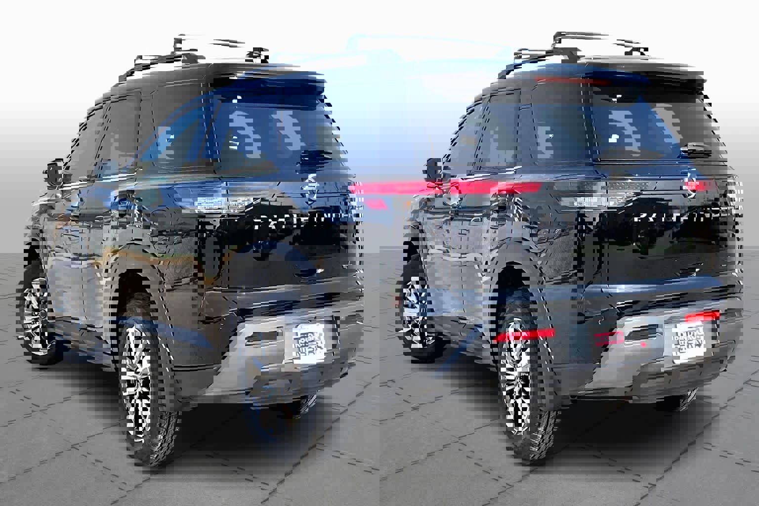 New 2026 Nissan Pathfinder SL image 7