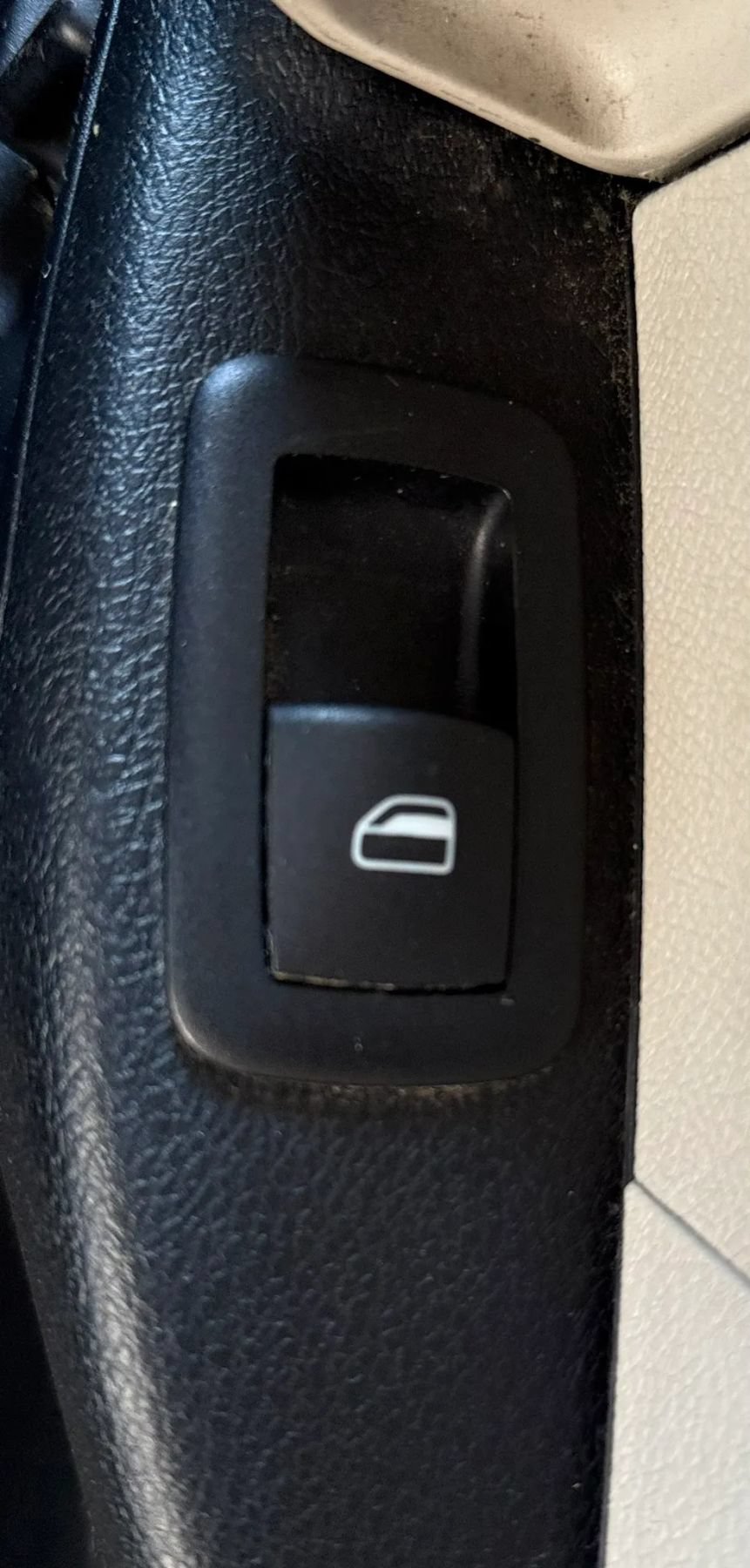 Used 2022 Chrysler Pacifica Touring-L FWD image 34