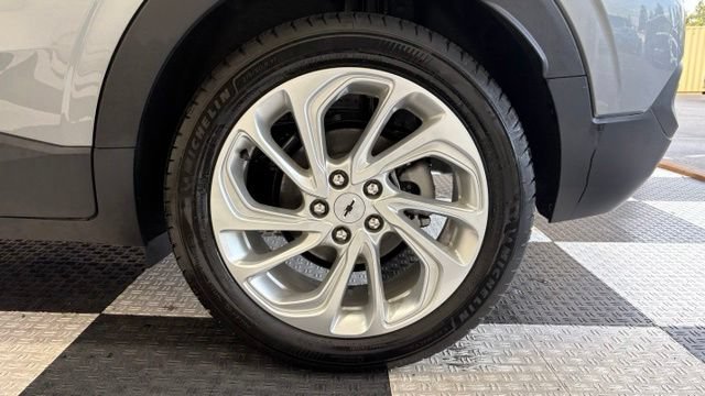 New 2027 Chevrolet Bolt LT w/ Comfort Package FWD image 10