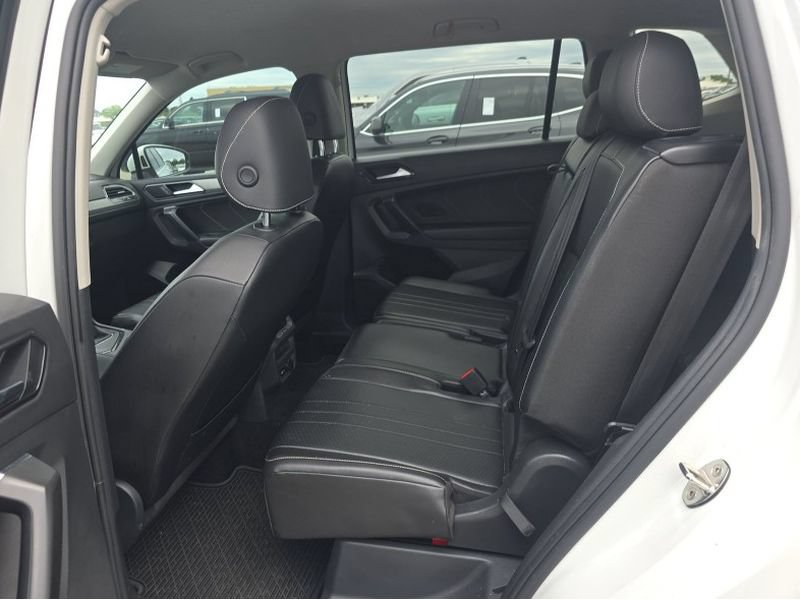 Used 2022 Volkswagen Tiguan SE FWD image 24