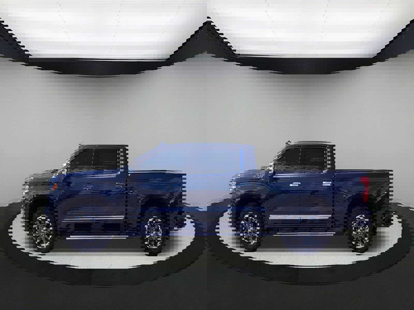 Used 2024 Chevrolet Silverado 1500 High Country image 5