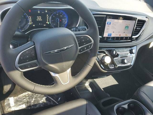New 2026 Chrysler Pacifica Select FWD image 19
