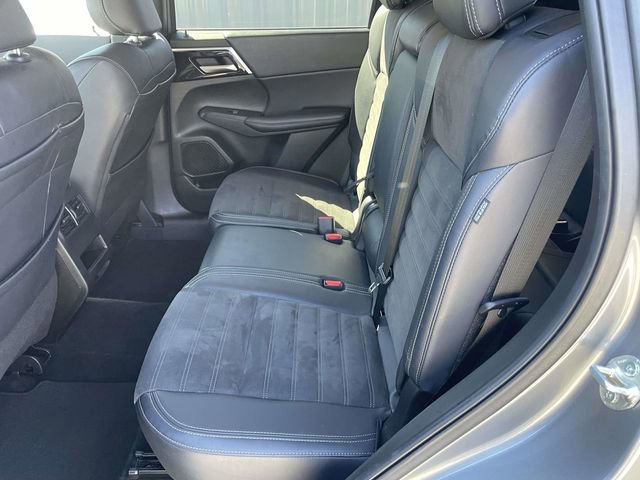 Used 2024 Mitsubishi Outlander SE image 10