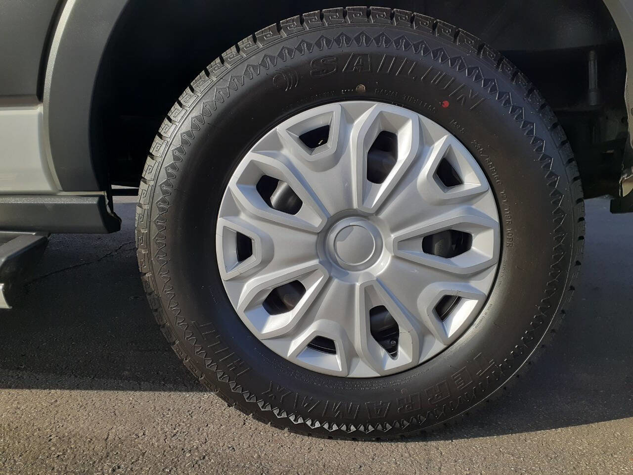 Used 2015 Ford Transit 350 XLT image 22