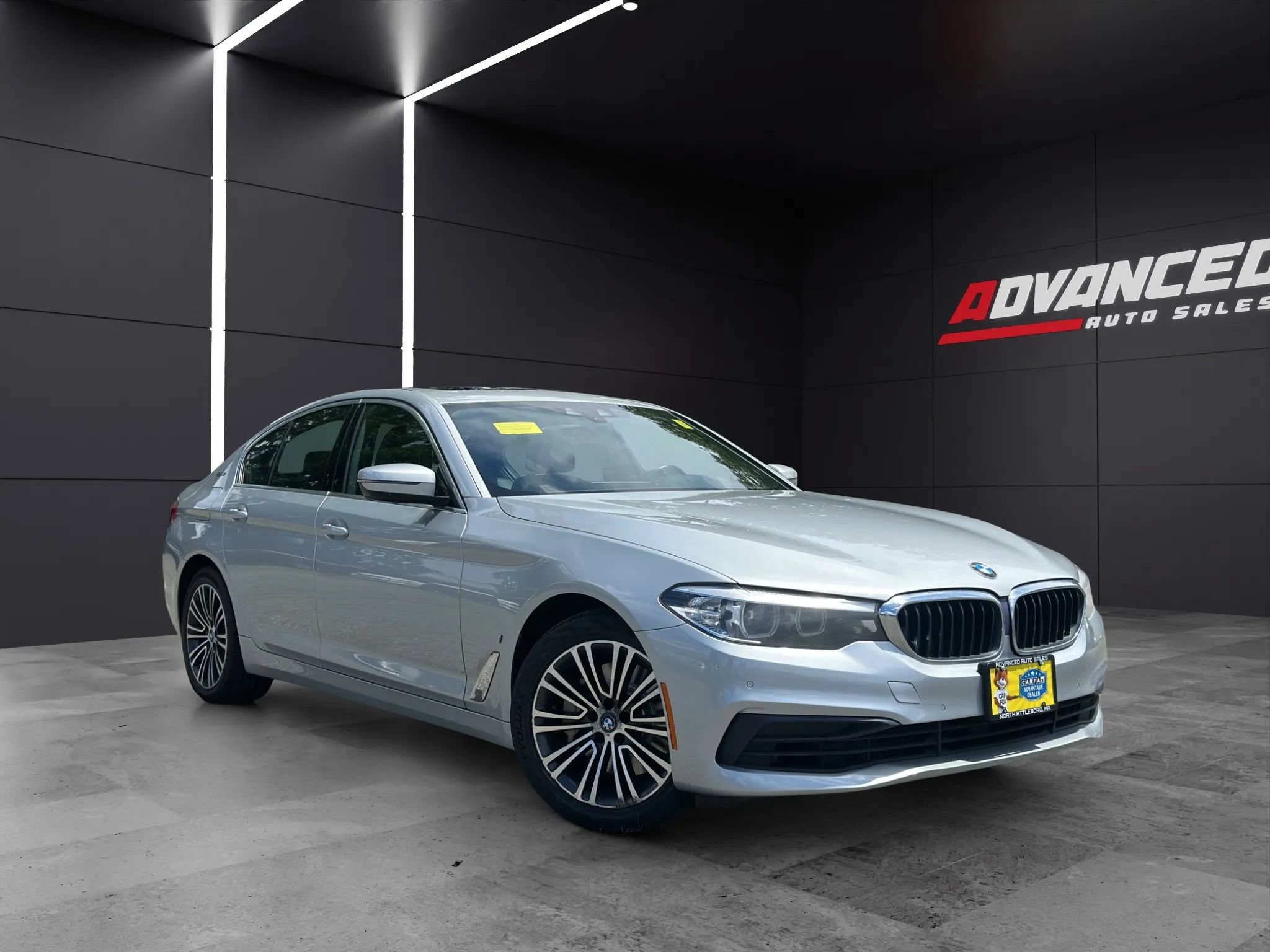 Used 2019 BMW 530e xDrive w/ Convenience Package AWD/4WD image 3