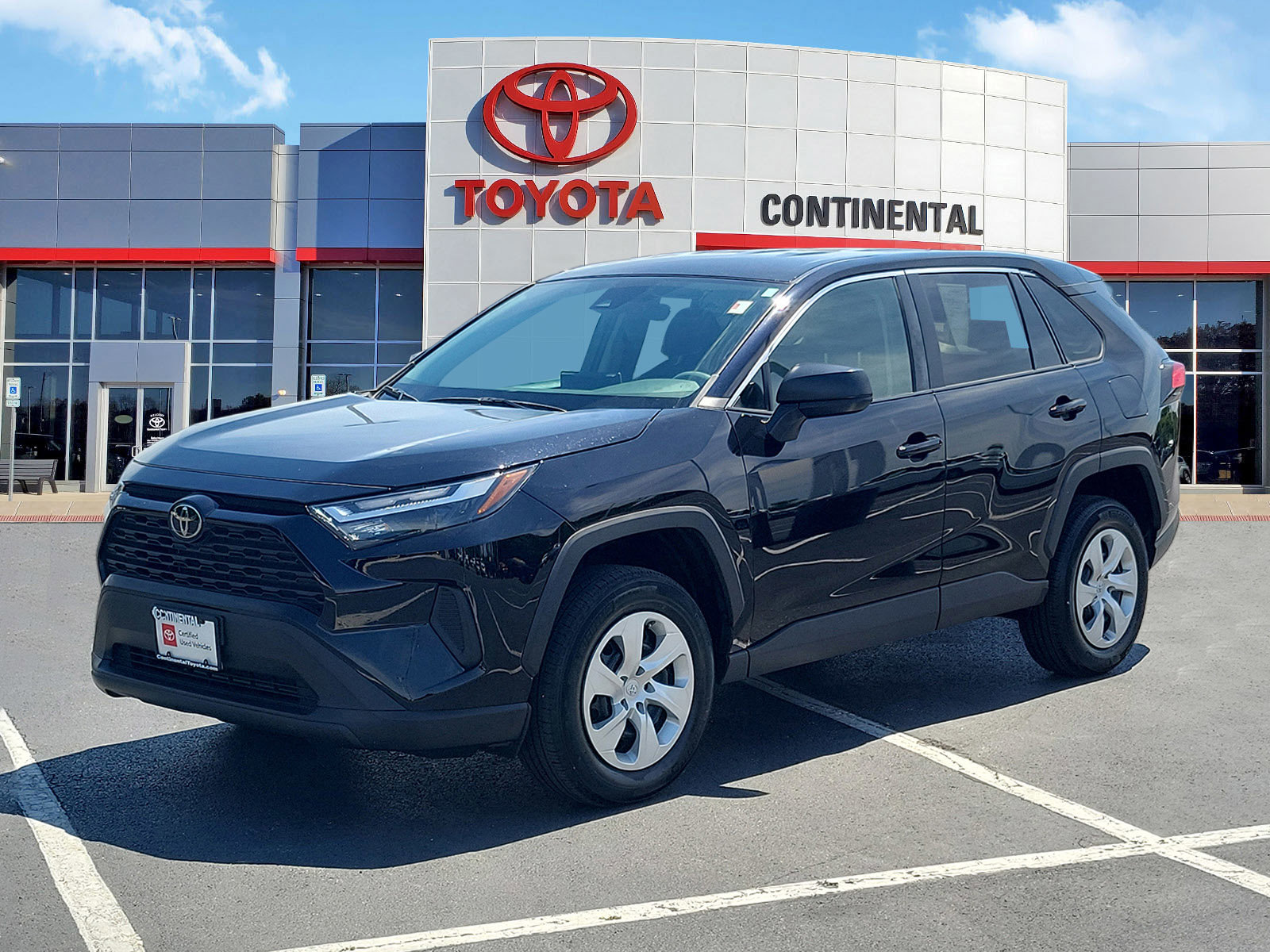 Certified 2023 Toyota RAV4 LE AWD/4WD image 5
