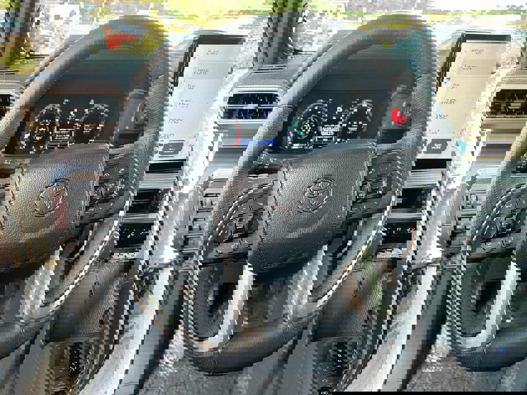 Used 2025 Toyota 4Runner TRD Off-Road Premium image 14