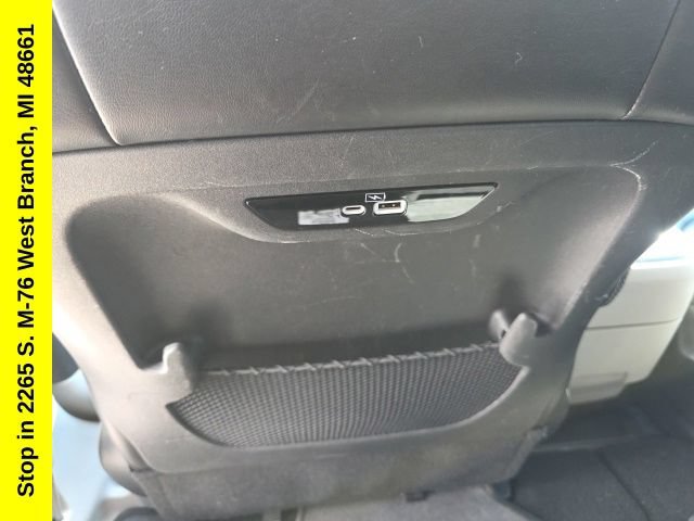 Used 2023 Chrysler Pacifica Touring-L FWD image 37