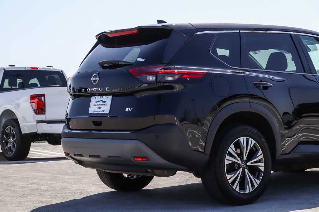 Used 2022 Nissan Rogue SV FWD image 9