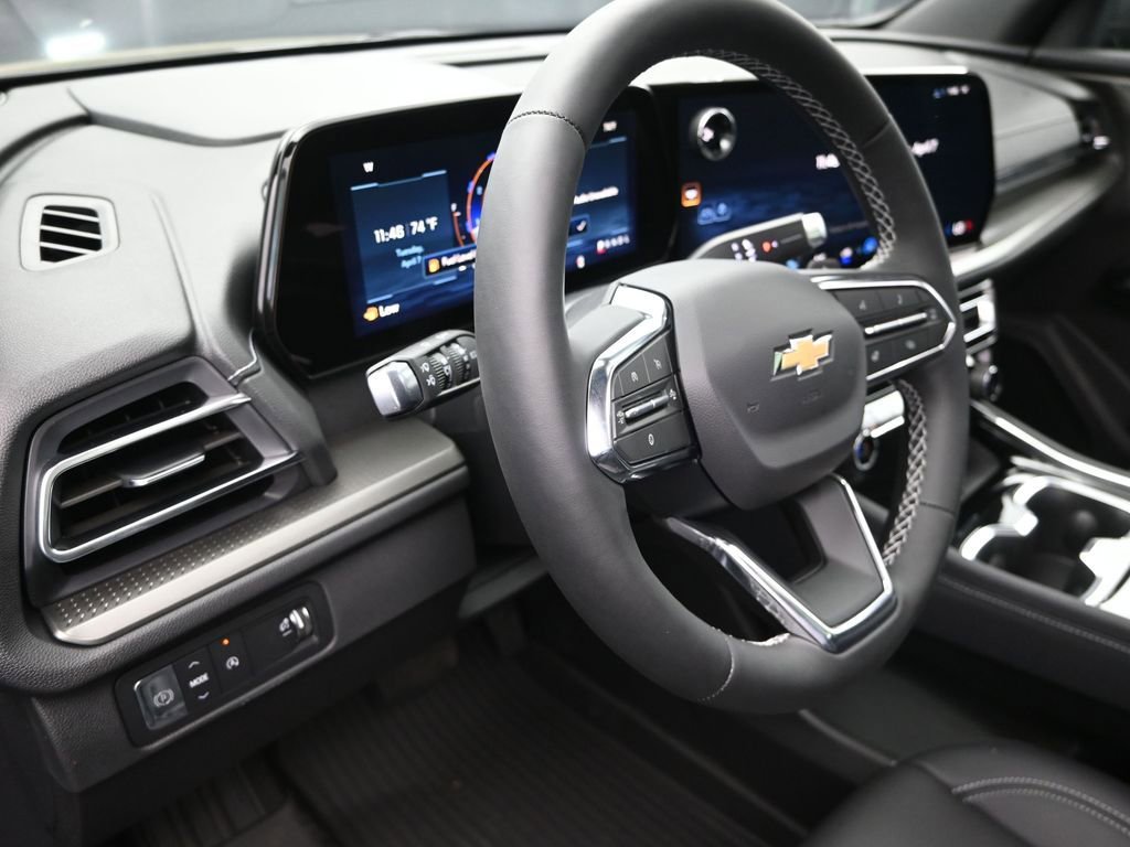 New 2026 Chevrolet Traverse LT w/ Sun and Wheel Package FWD image 12