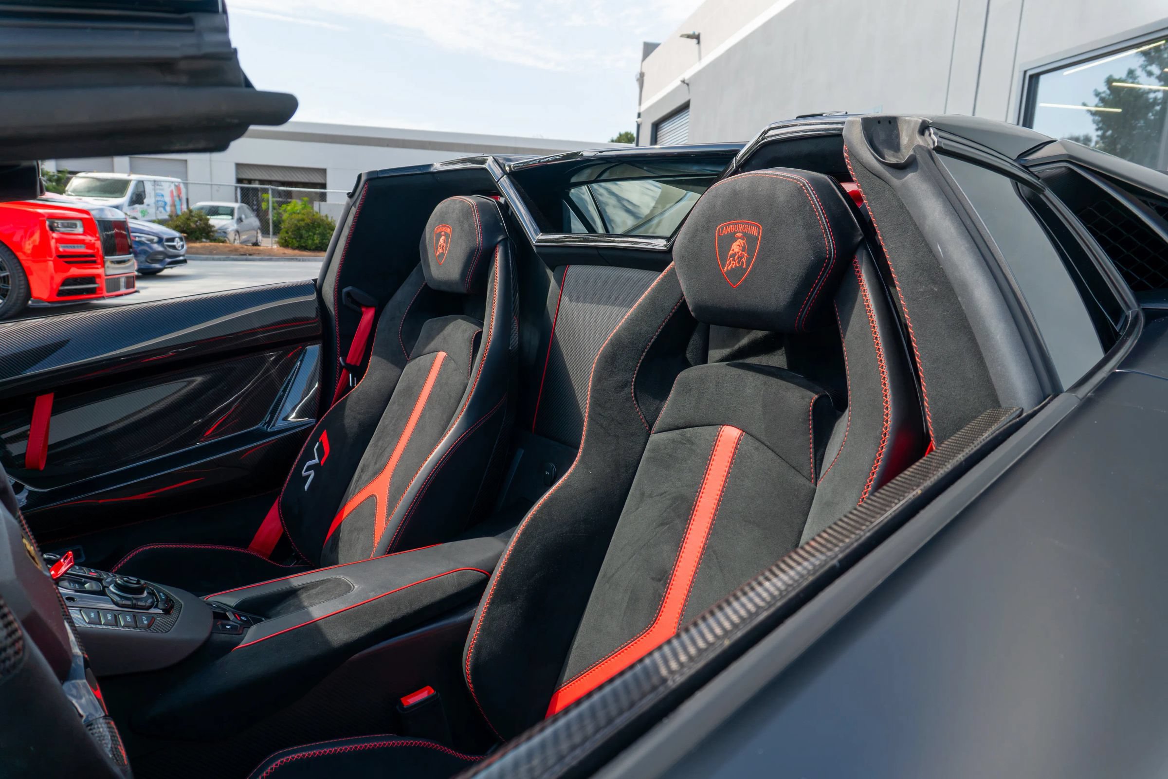 Used 2020 Lamborghini Aventador SVJ AWD/4WD image 17