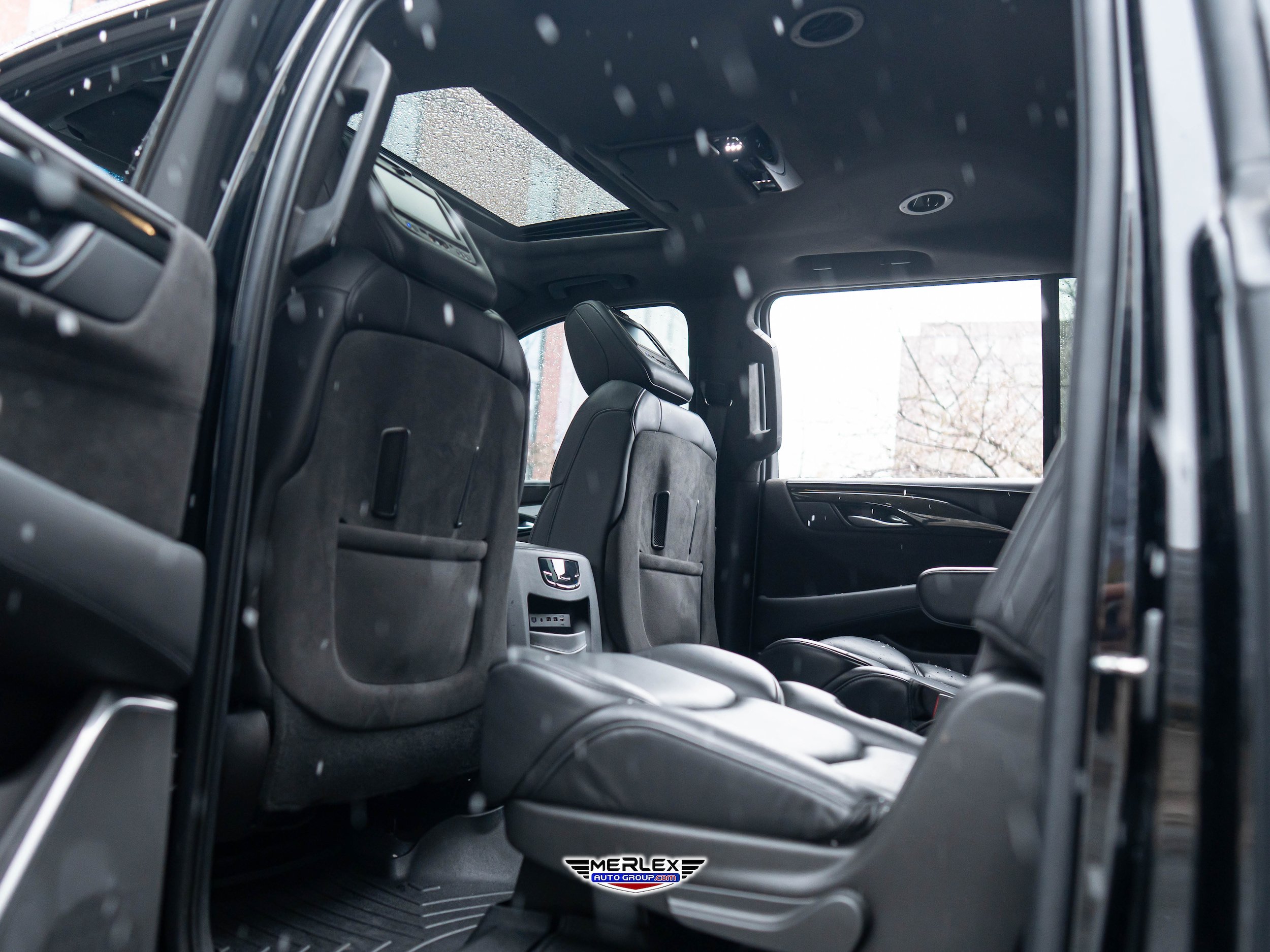 Used 2019 Cadillac Escalade ESV Platinum AWD/4WD image 22