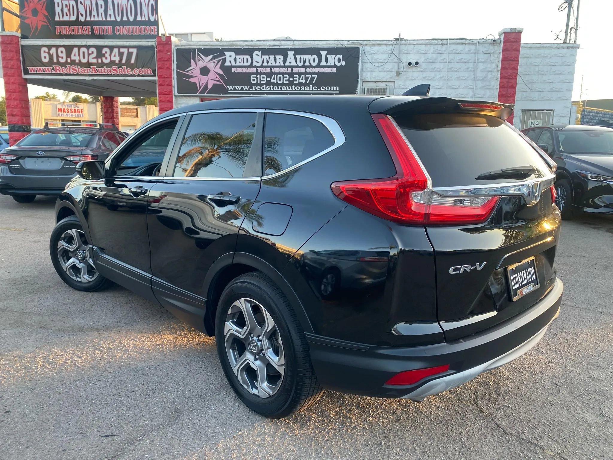 Used 2019 Honda CR-V EX image 2