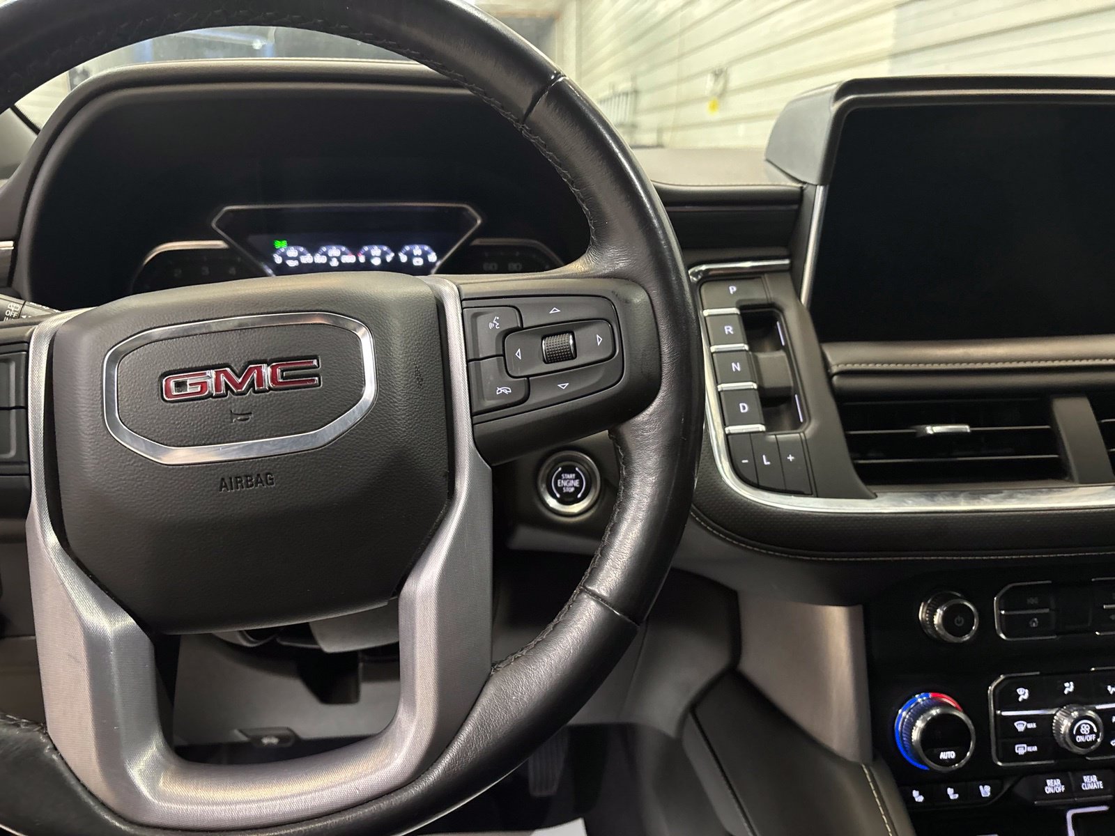 Used 2021 GMC Yukon SLT AWD/4WD image 13