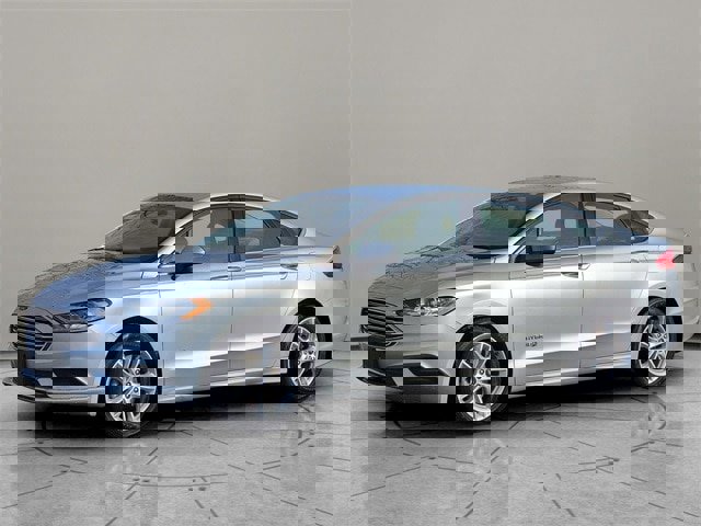 Certified 2018 Ford Fusion S image 3