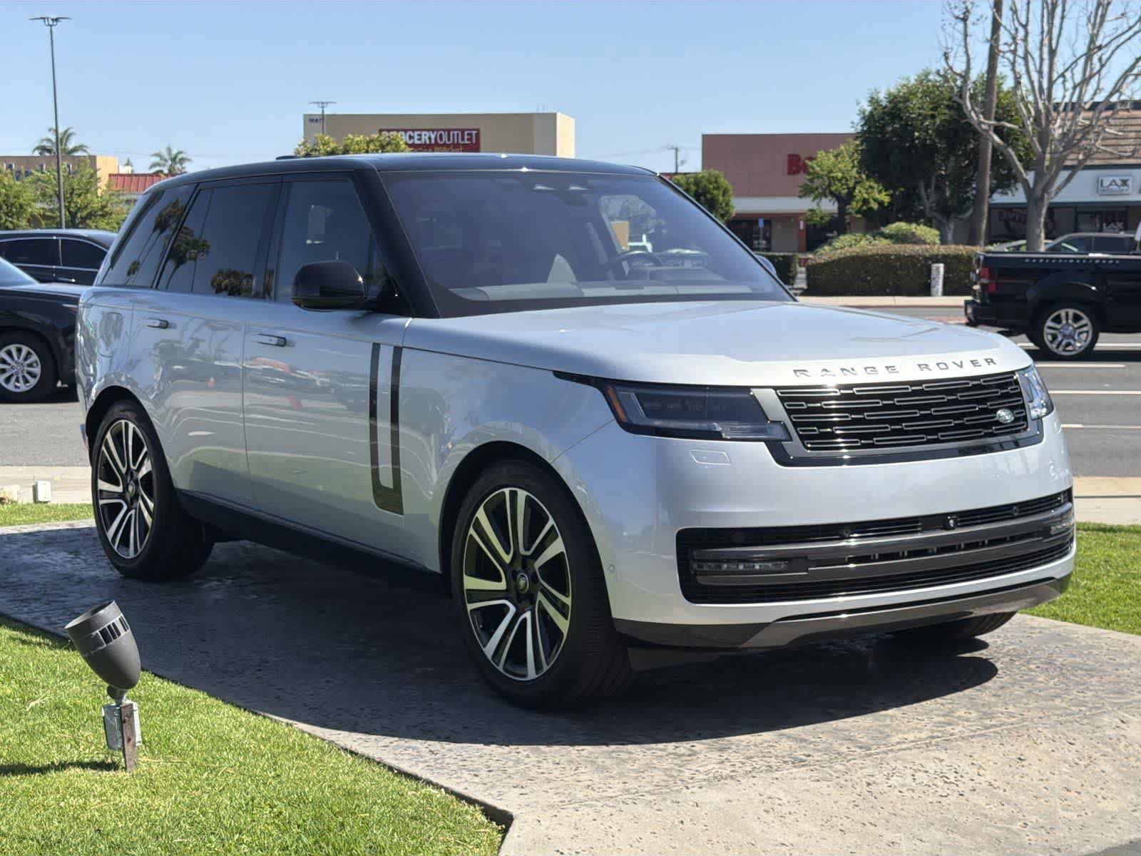 Used 2023 Land Rover Range Rover SE AWD/4WD image 8