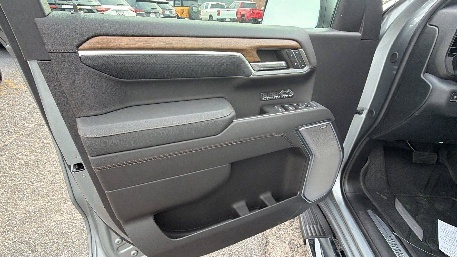 New 2026 Chevrolet Silverado 1500 High Country w/ High Country Premium Package AWD/4WD image 16