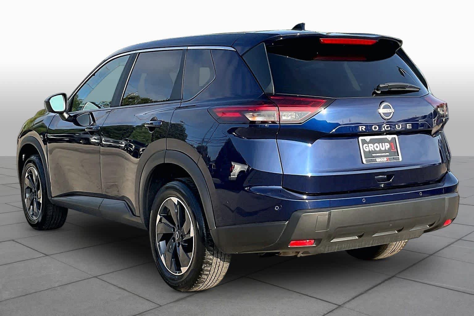 Used 2025 Nissan Rogue SV FWD image 12