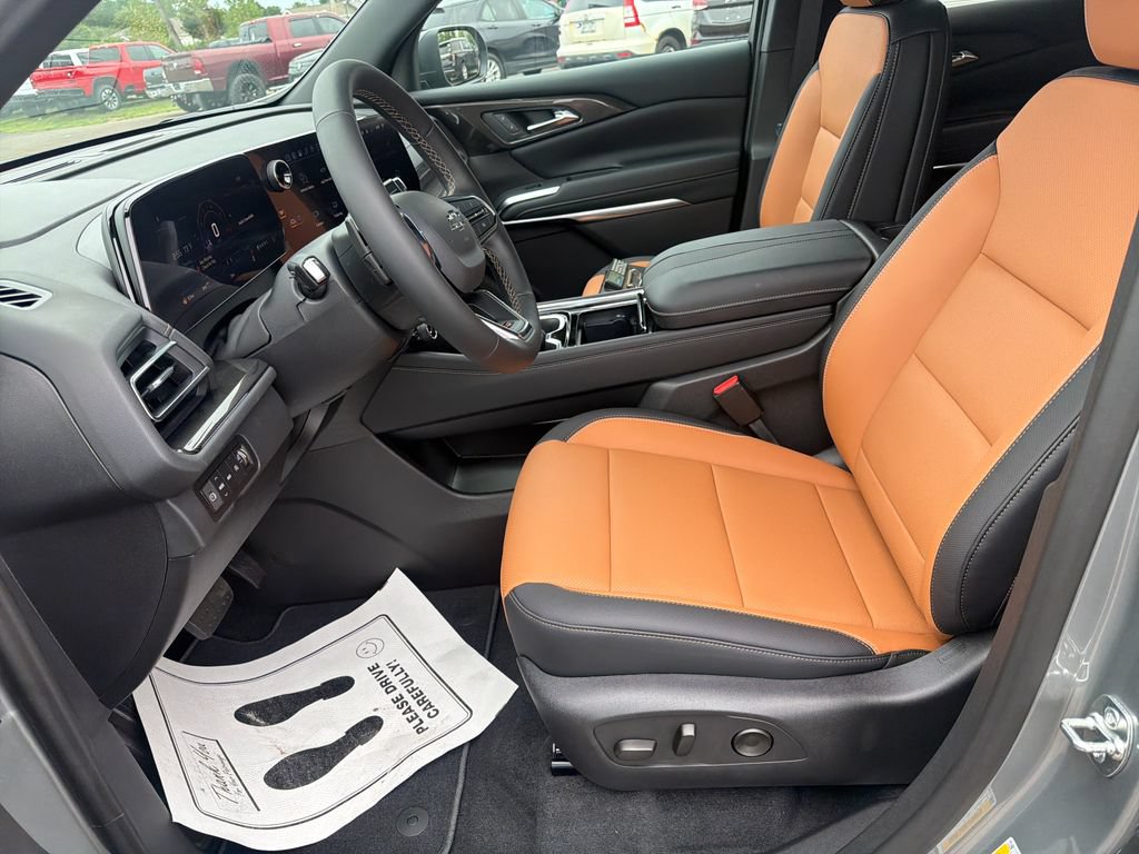 New 2027 Chevrolet Traverse Z71 w/ LPO, Floor Liner Package AWD/4WD image 13