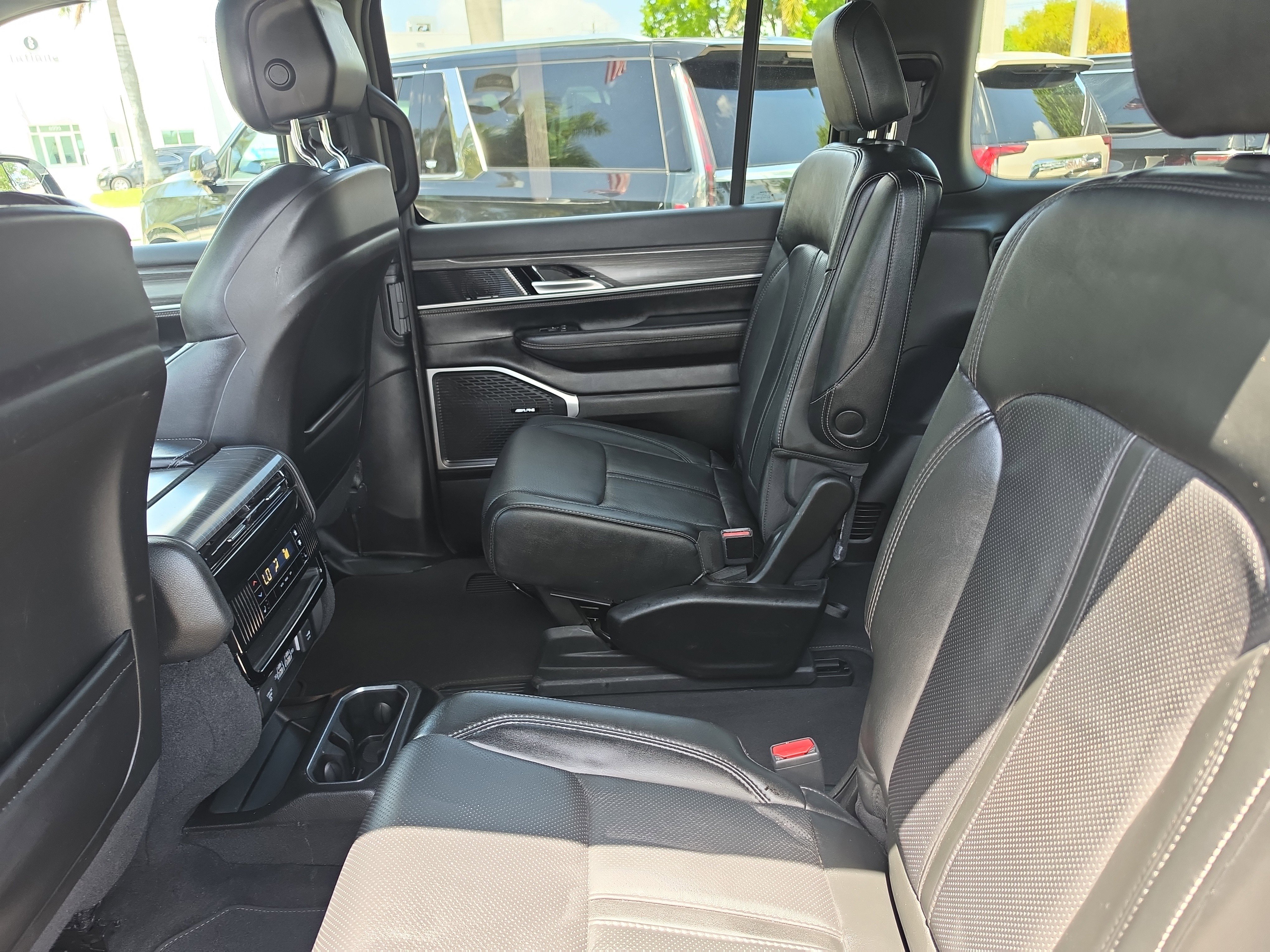 Used 2023 Jeep Wagoneer Series III w/ Preferred Equipment Group image 14