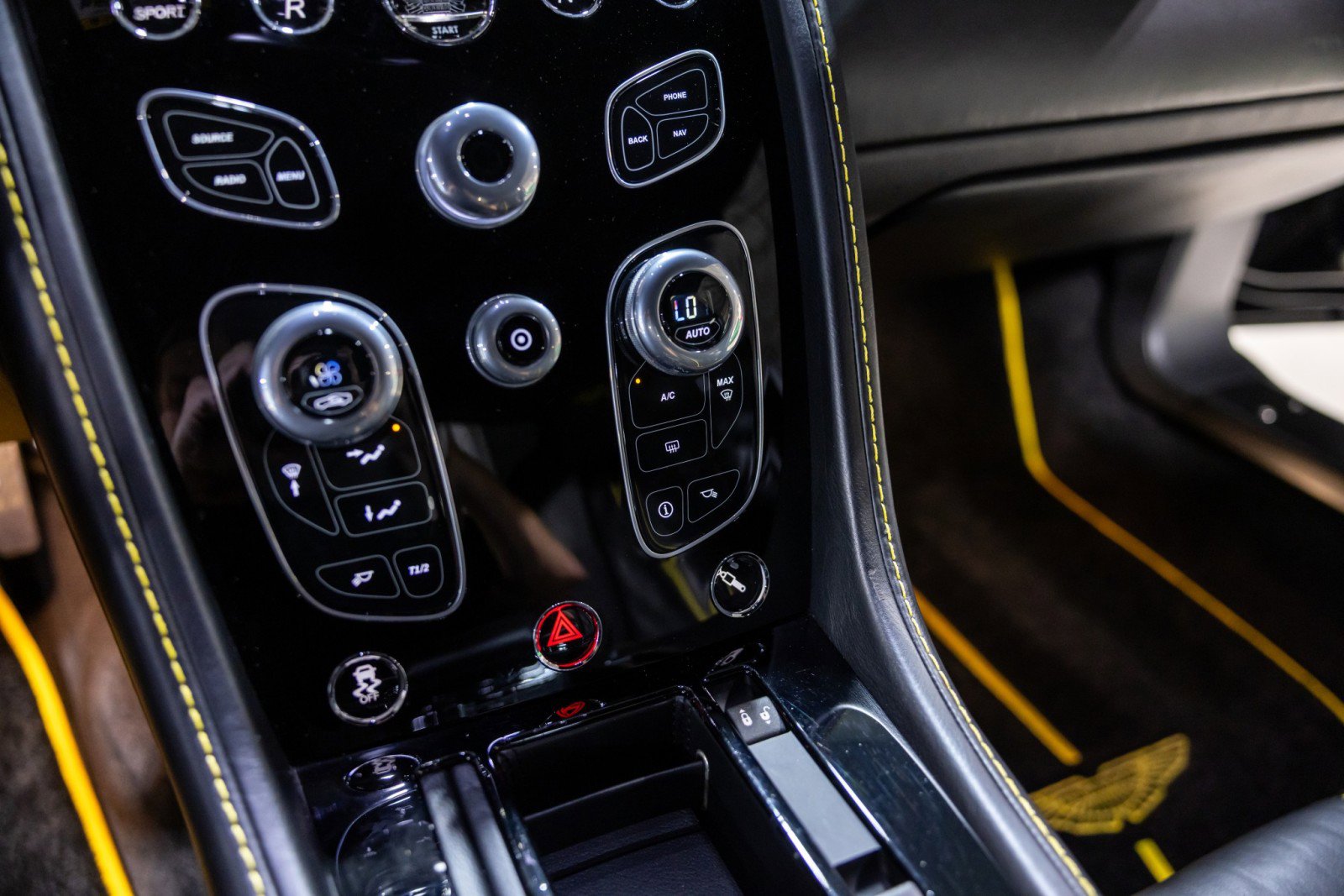 Used 2016 Aston Martin V12 Vantage S image 39