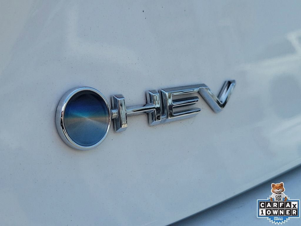 Used 2025 Toyota Camry SE FWD image 7